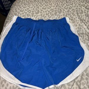 Nike women’s running shorts XL